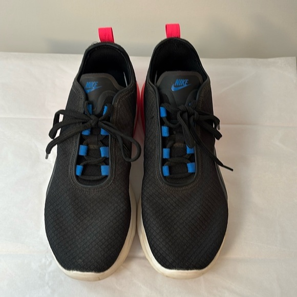 Nike Air Max Motion 2 Black Hyper Pink Women Size 8.5 Running Gym Workout Shoe - Picture 2 of 9